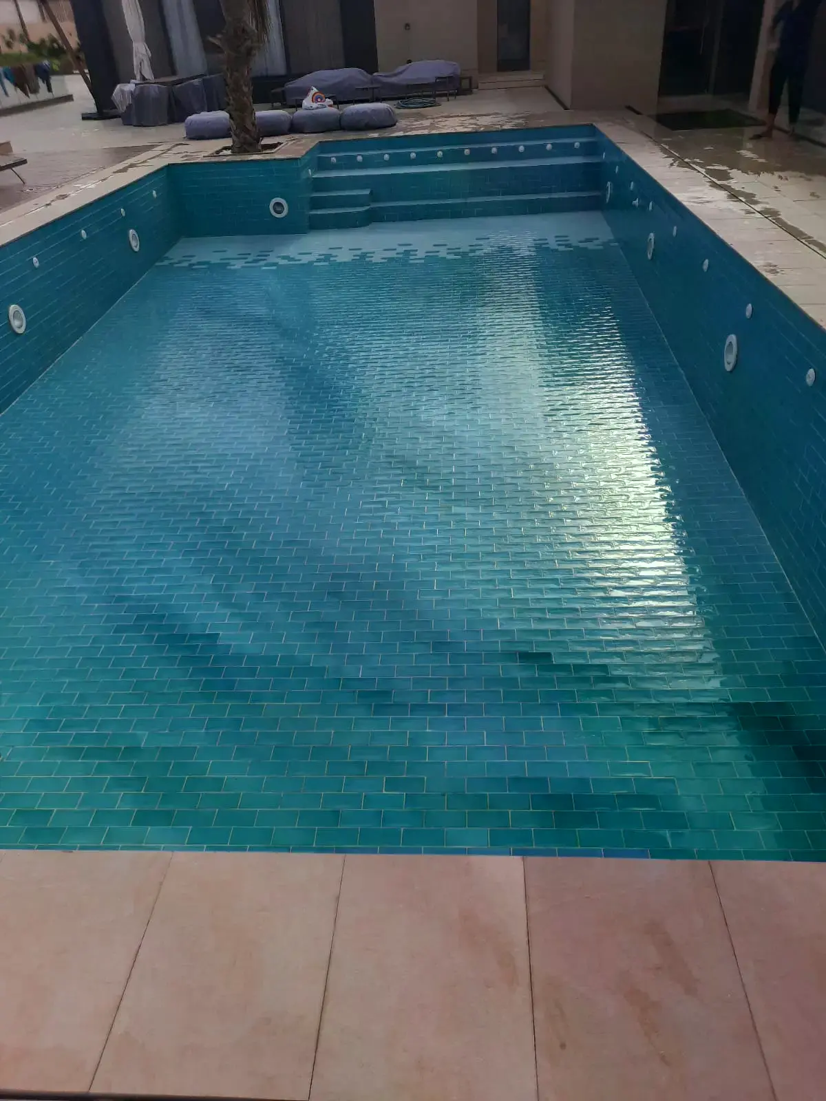 b8db929d 4449 44a3 b6f7 86cd298bf0c4 شركة عزل المسابح بجدة
