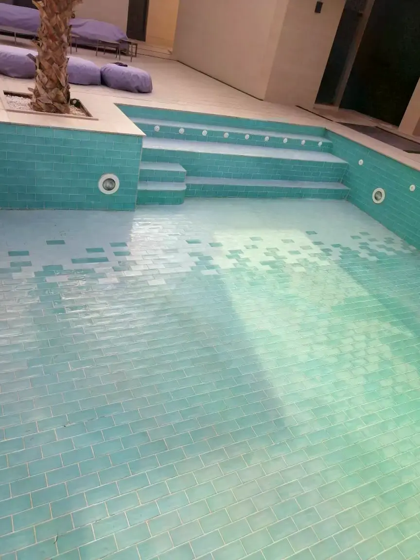 975c78a8 8394 4357 b614 4929decf1417 شركة عزل المسابح بجدة