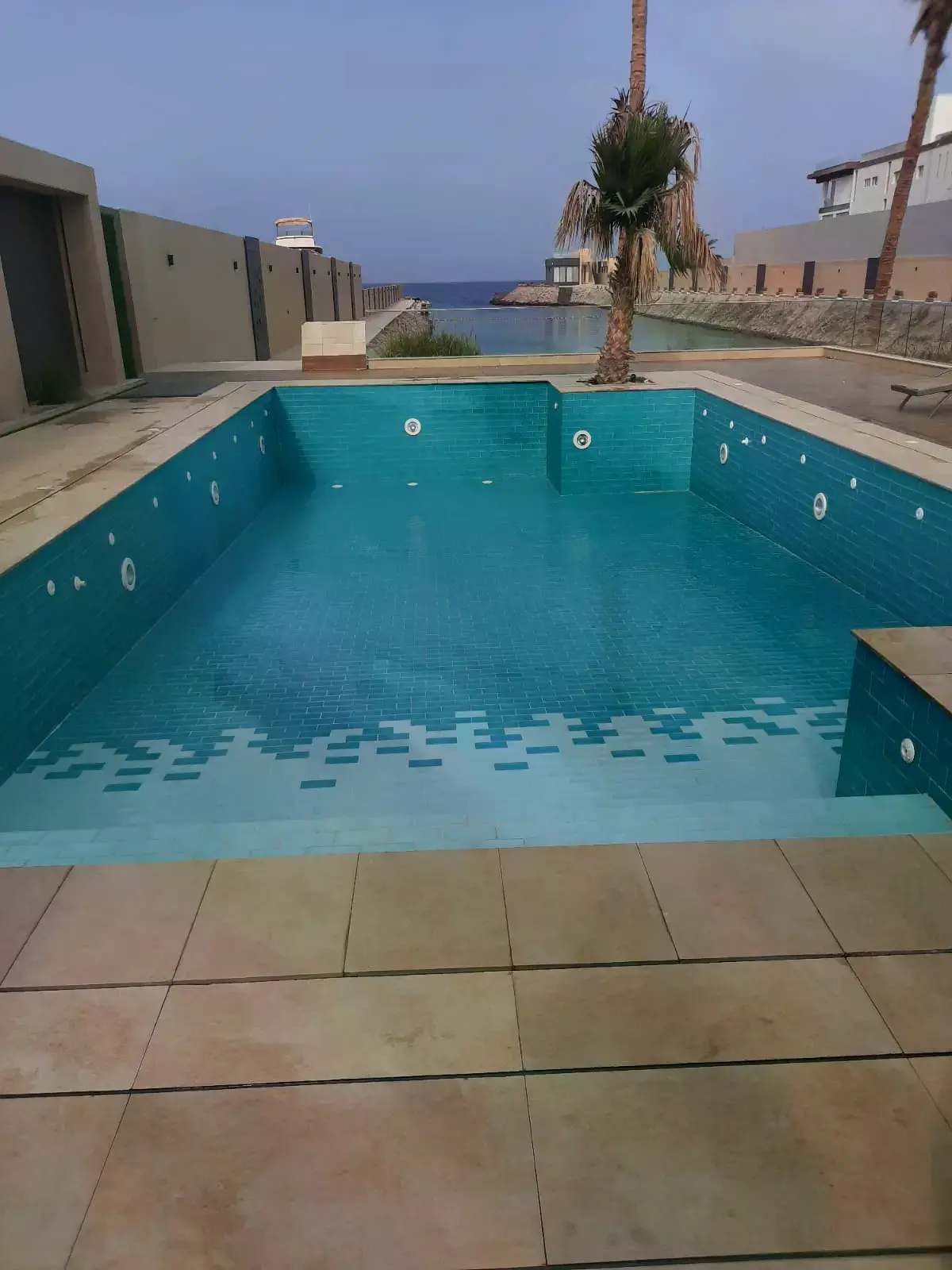 f6404266 4c01 41f6 bb95 7176c8e3fbb4 شركة عزل المسابح بجدة